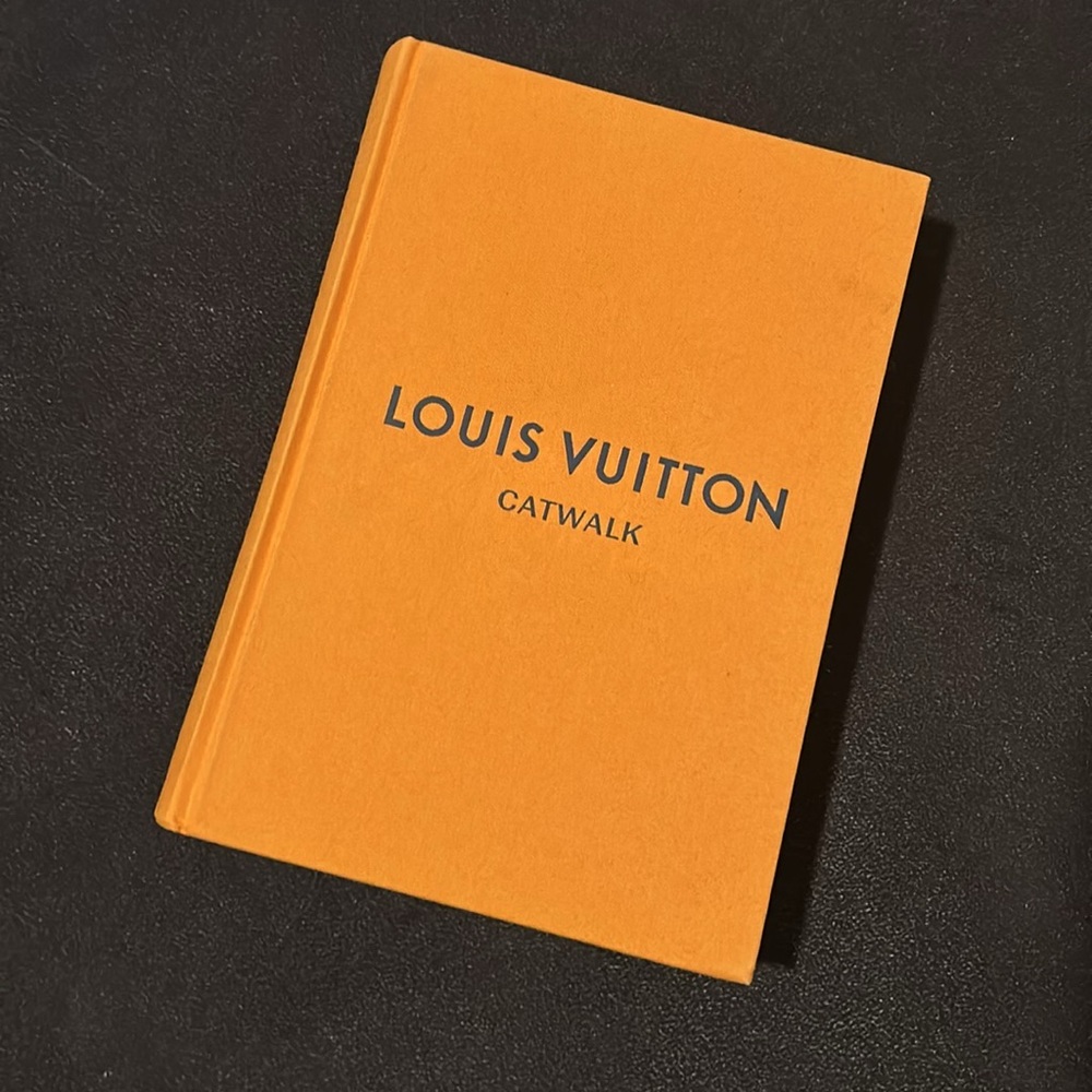 🧡Louis Vuitton•Catwalk•Coffee Table Book🧡